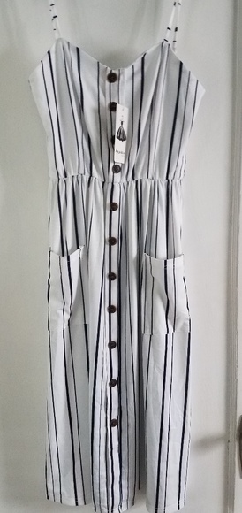 Dresses & Skirts - Stripped dress with pocket